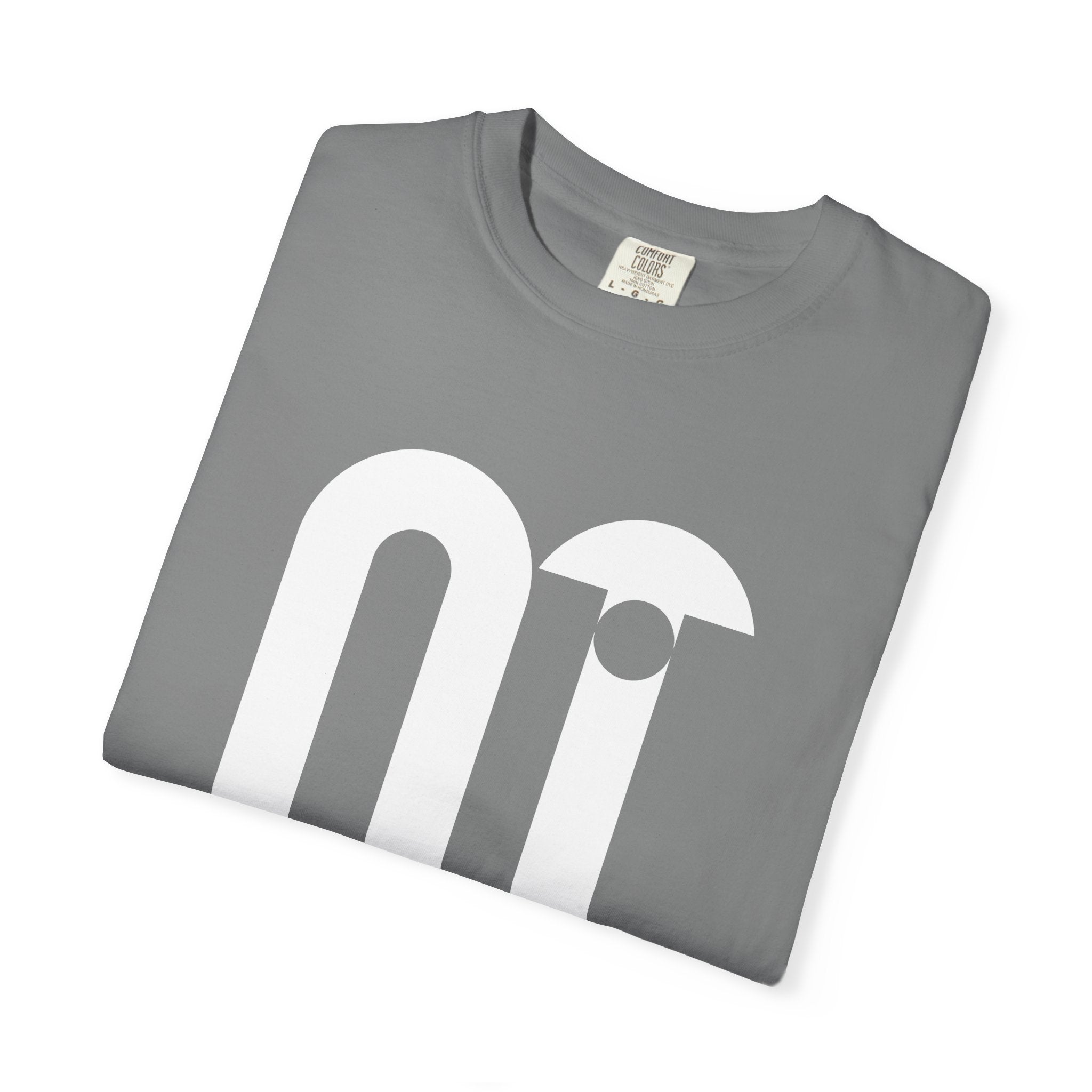 01- Unisex AI graphic Tee / Tee unisex graphique IA