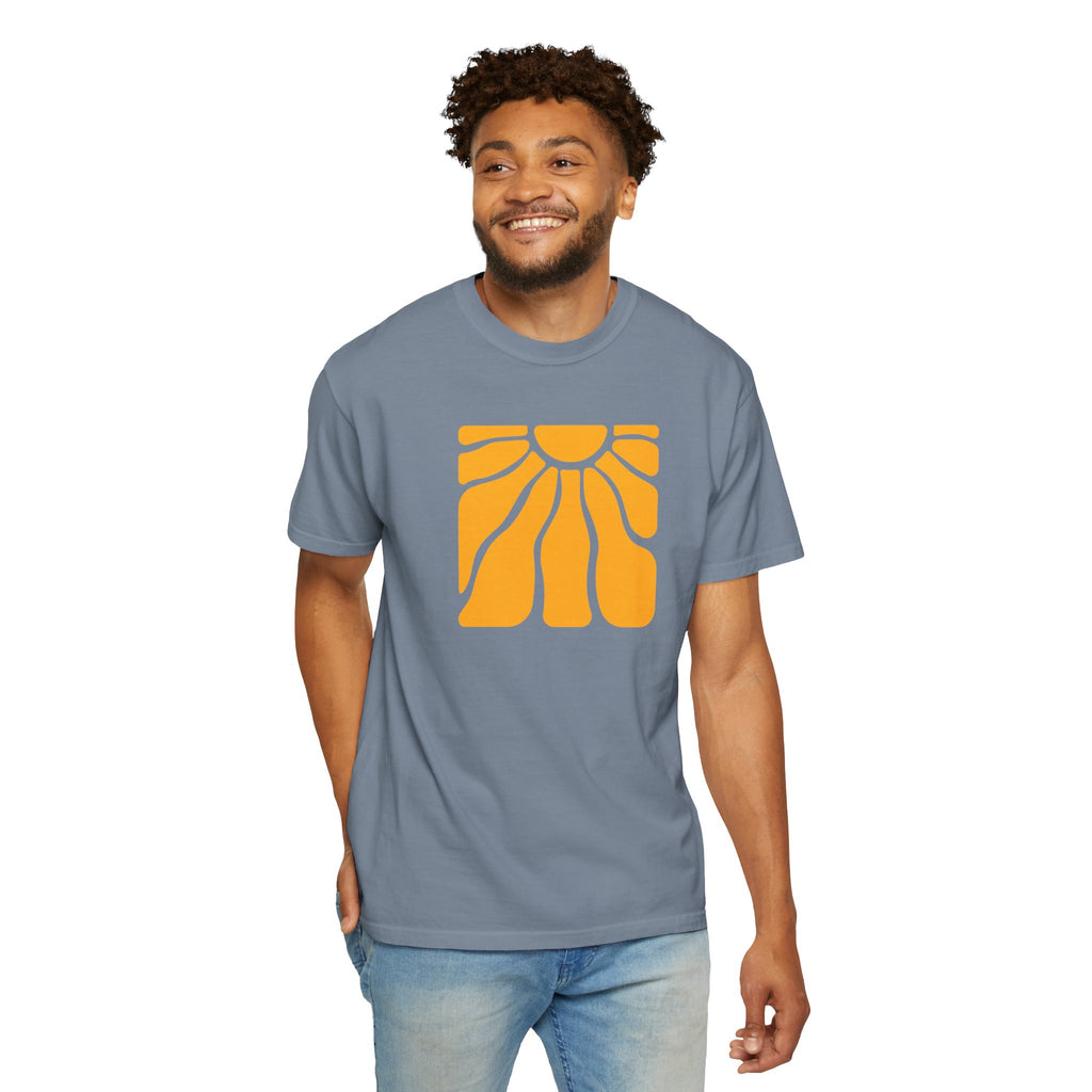 01- Unisex Groovy Sun Tee /  Tee Soleil Groovy unisexe