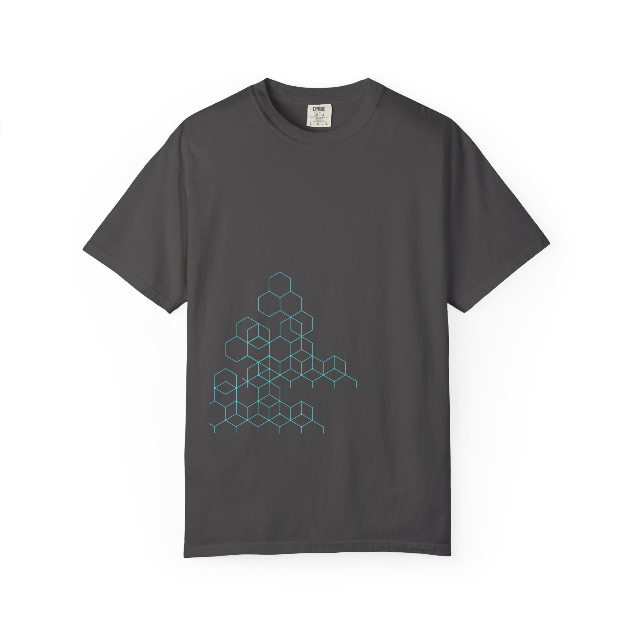 01- Geometric Futuristic Tee / Tee Futuriste Géométrique