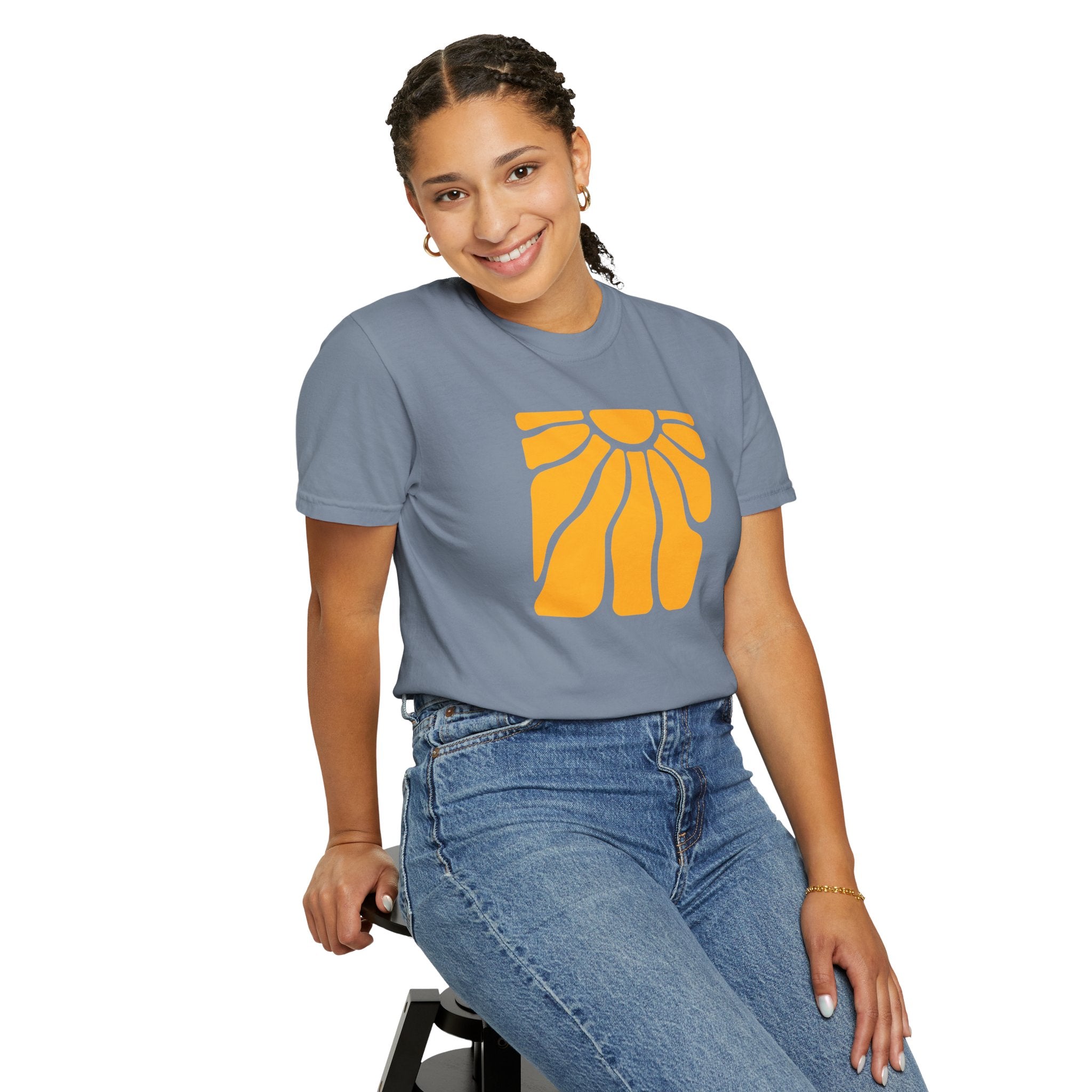 01- Unisex Groovy Sun Tee /  Tee Soleil Groovy unisexe