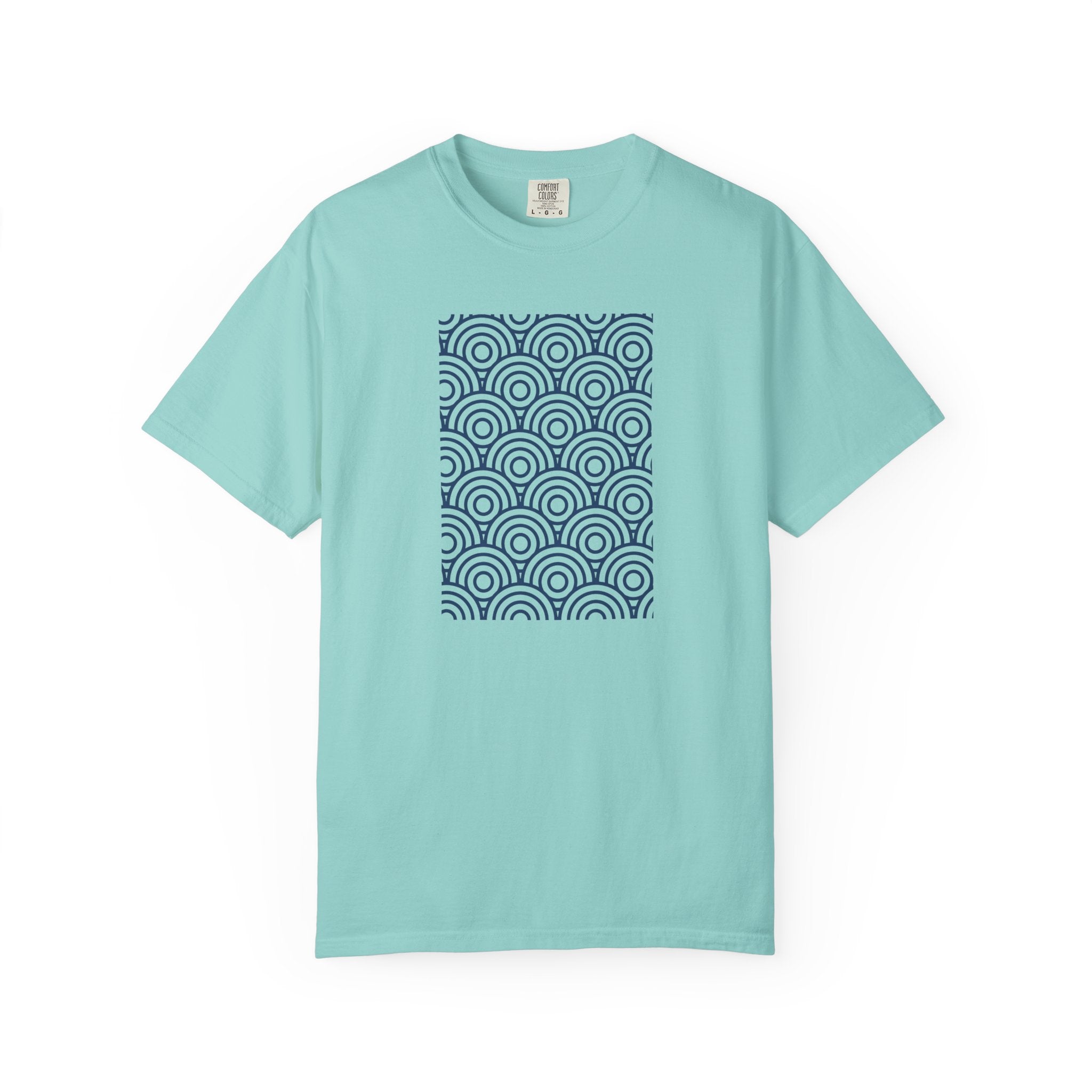 01- Geometric Vintage Tee / Tee Vintage Géométrique