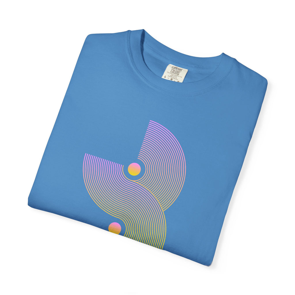 01- Retro Graphic Tee