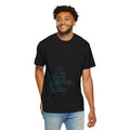 01- Geometric Futuristic Tee / Tee Futuriste Géométrique