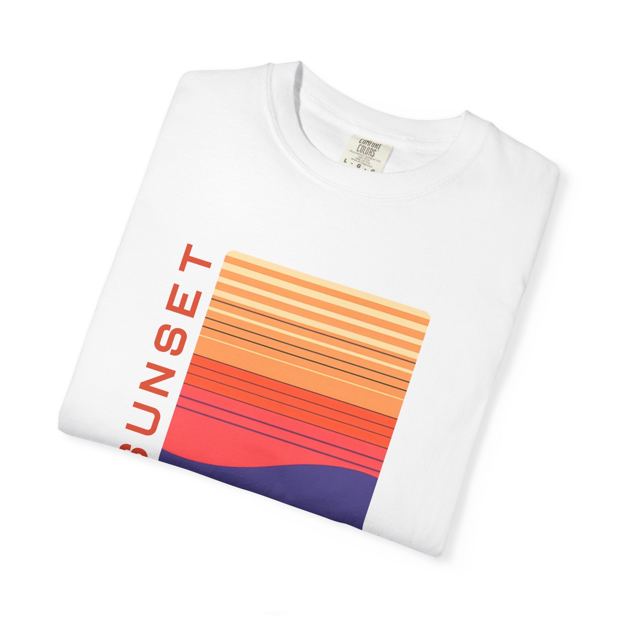 01- Retro Orange Sunset Graphic Tee / Tee rétro Sunset