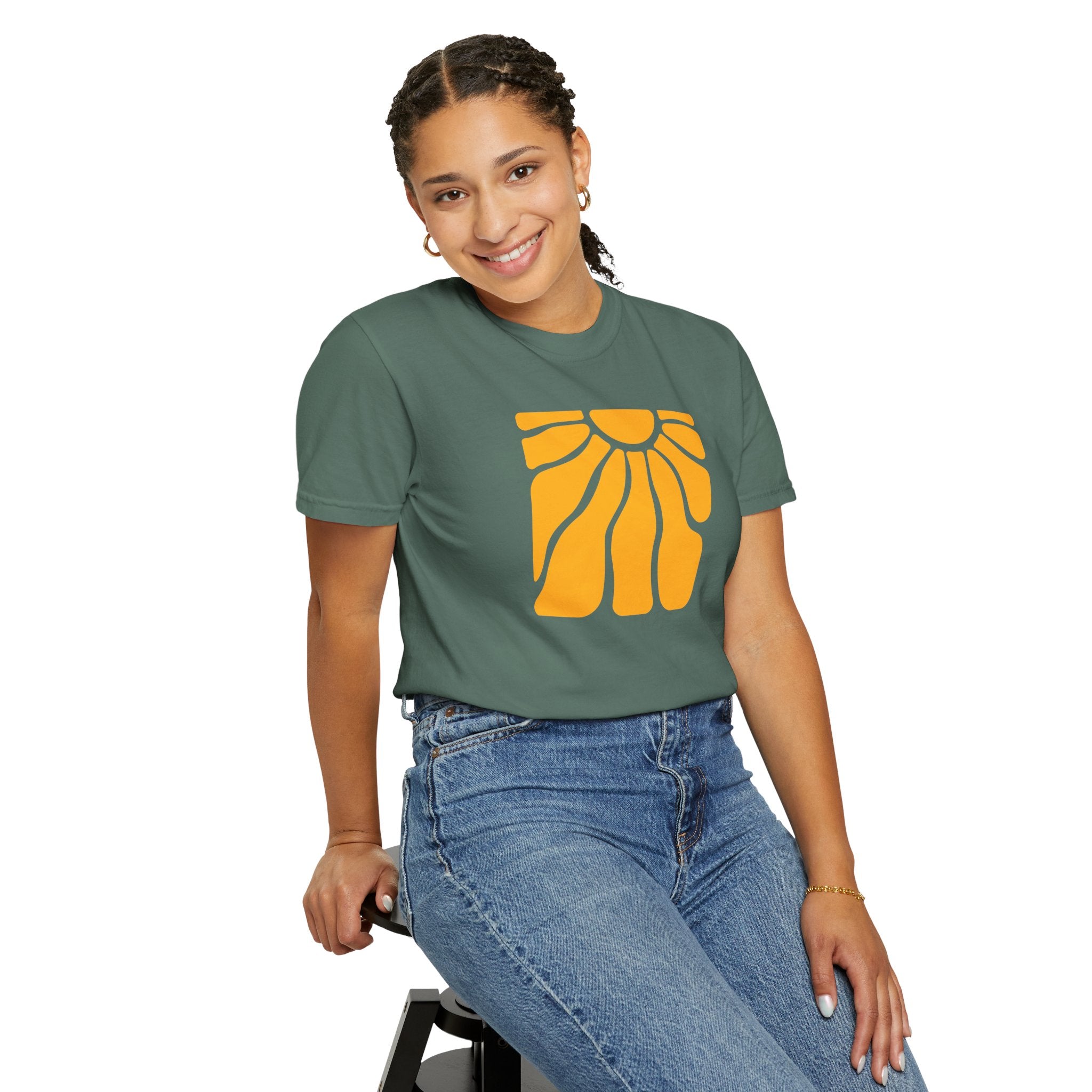 01- Unisex Groovy Sun Tee /  Tee Soleil Groovy unisexe