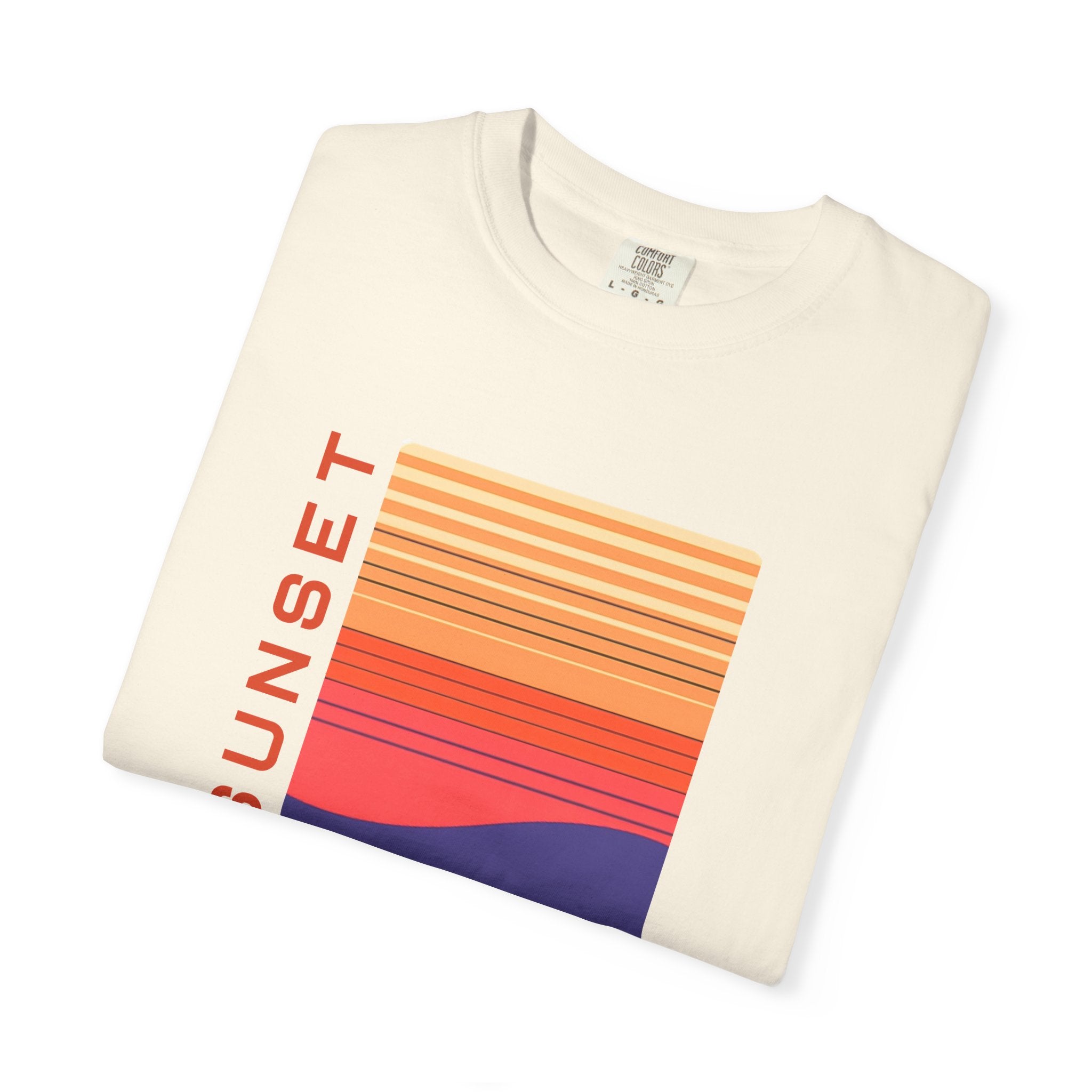01- Retro Orange Sunset Graphic Tee / Tee rétro Sunset