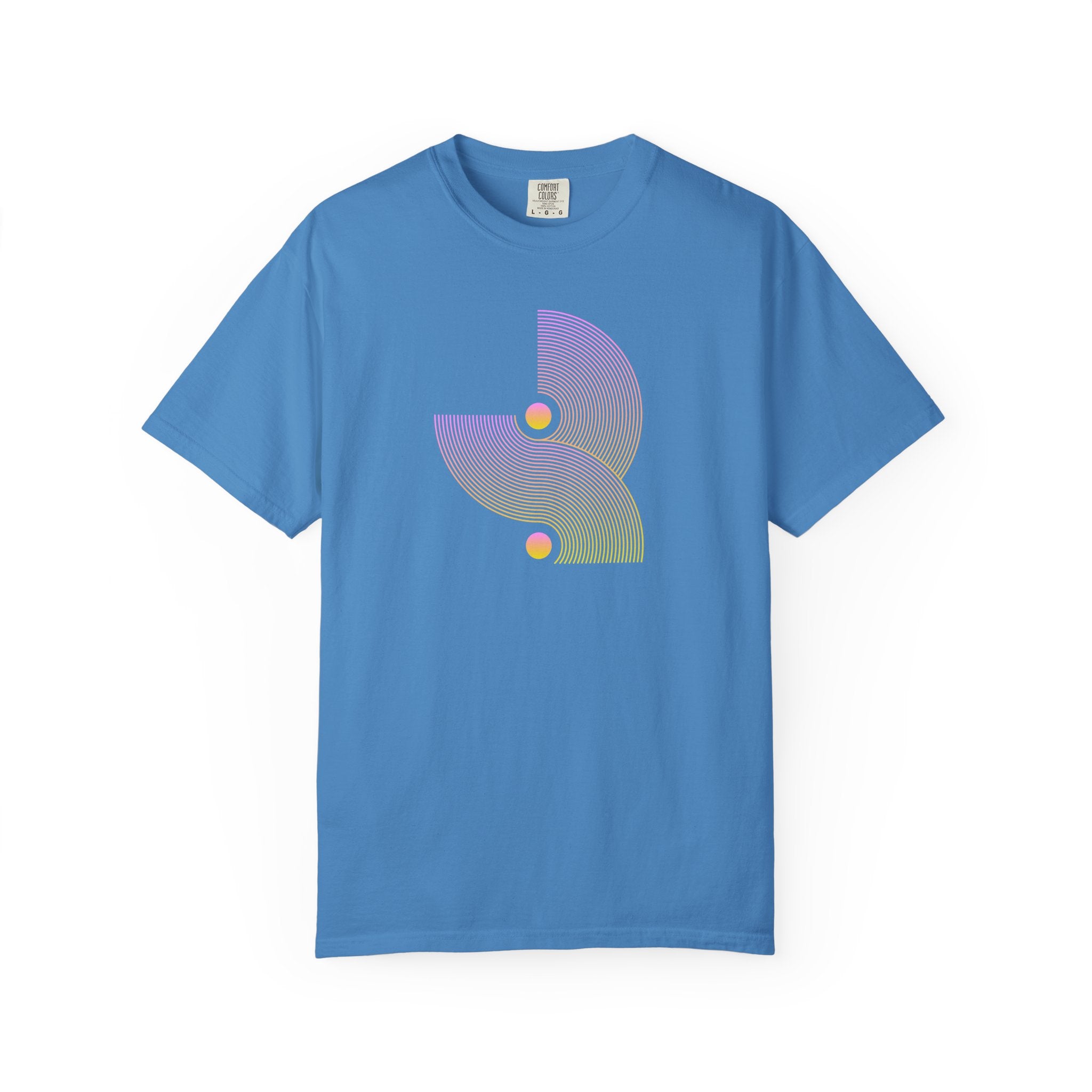 01- Retro Graphic Tee