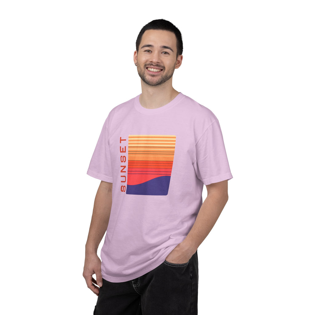 01- Retro Orange Sunset Graphic Tee / Tee rétro Sunset