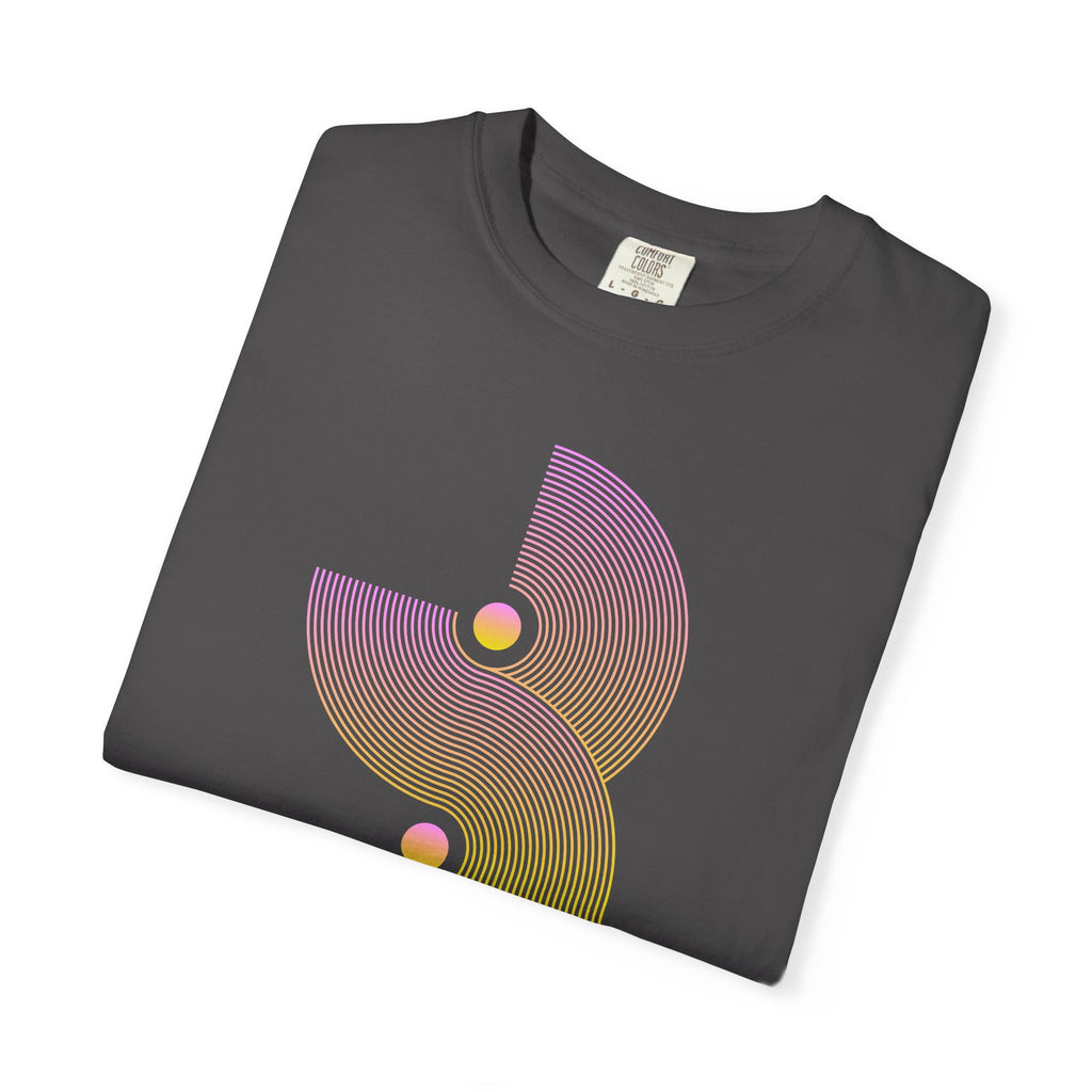 01- Retro Graphic Tee