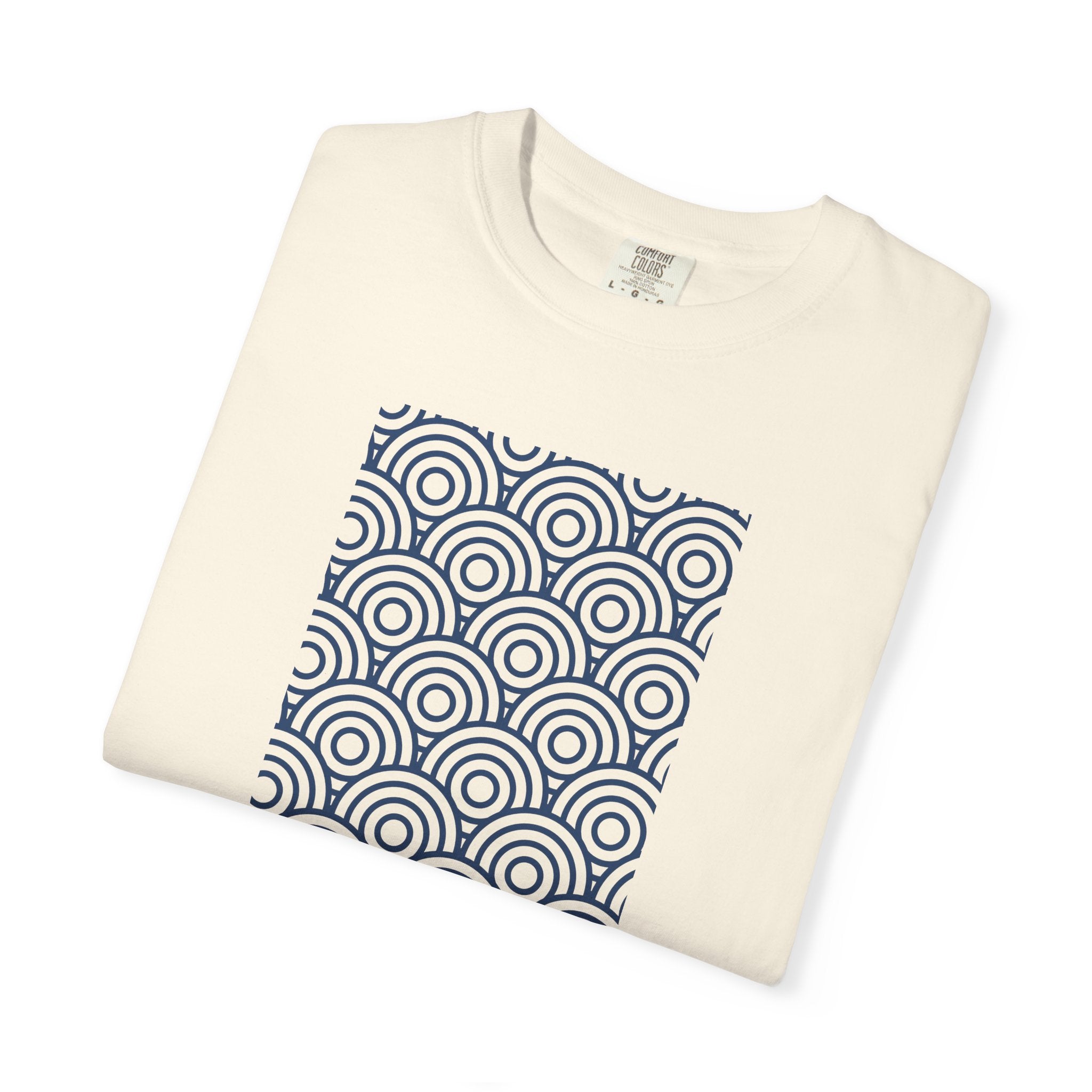 01- Geometric Vintage Tee / Tee Vintage Géométrique