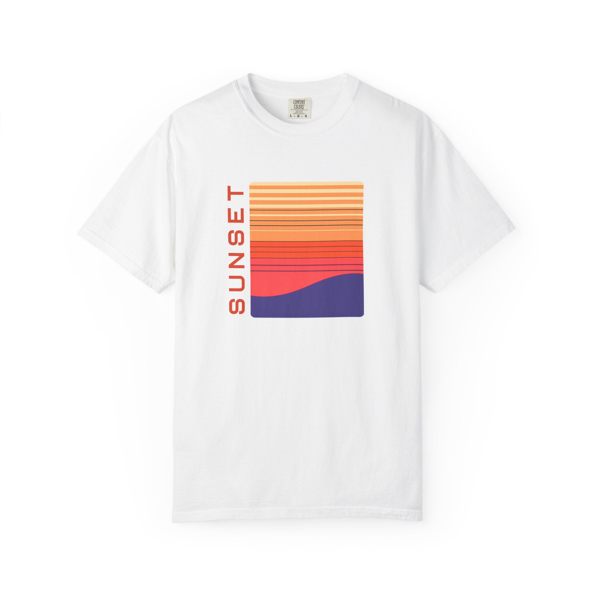 01- Retro Orange Sunset Graphic Tee / Tee rétro Sunset