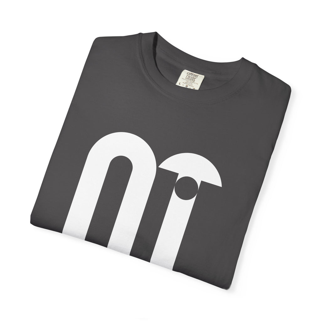01- Unisex AI graphic Tee / Tee unisex graphique IA
