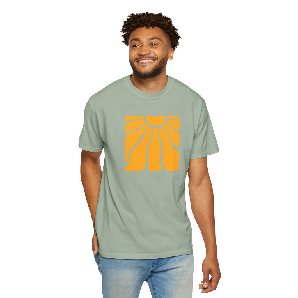 01- Unisex Groovy Sun Tee /  Tee Soleil Groovy unisexe