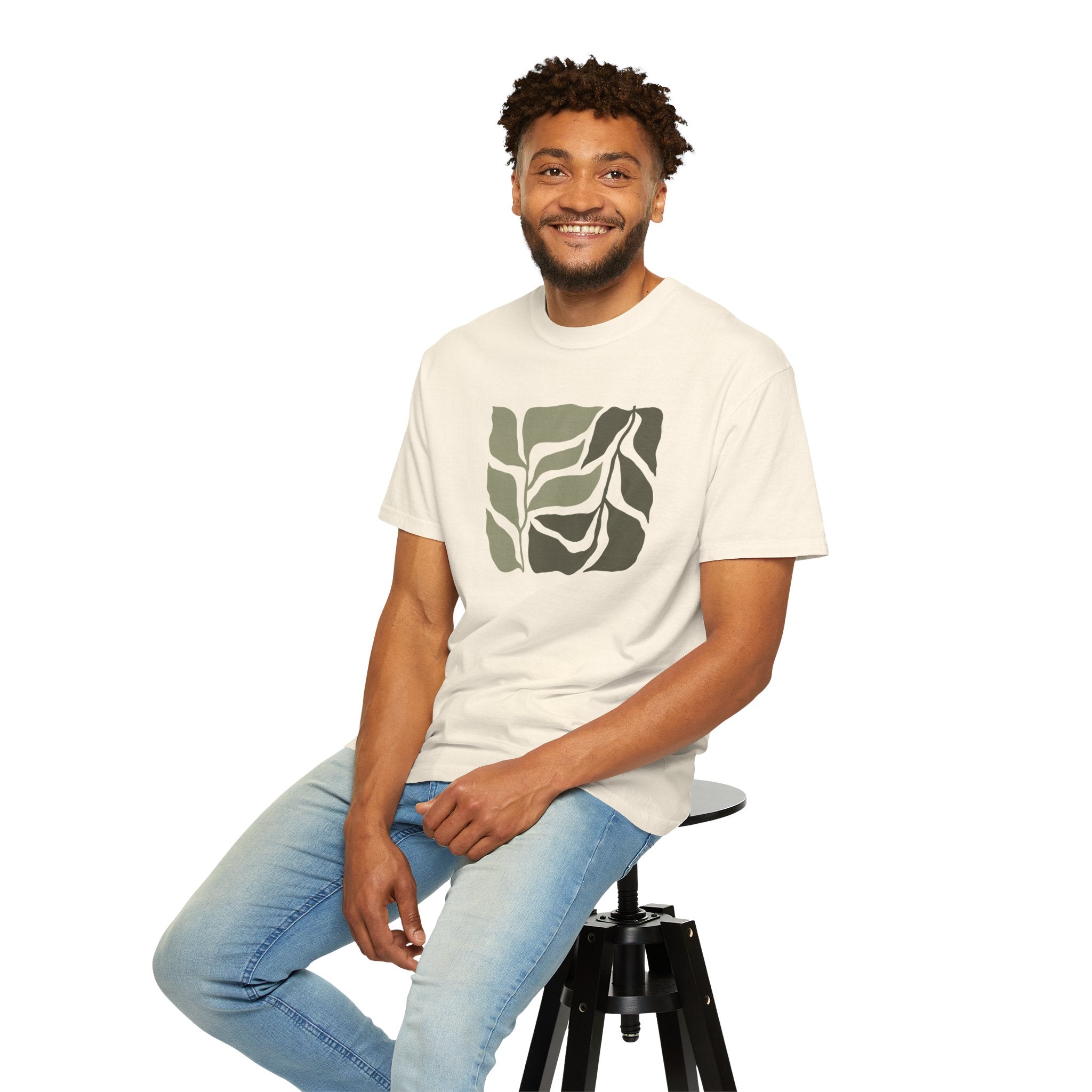 01 - Minimal Groovy Leaf Tee