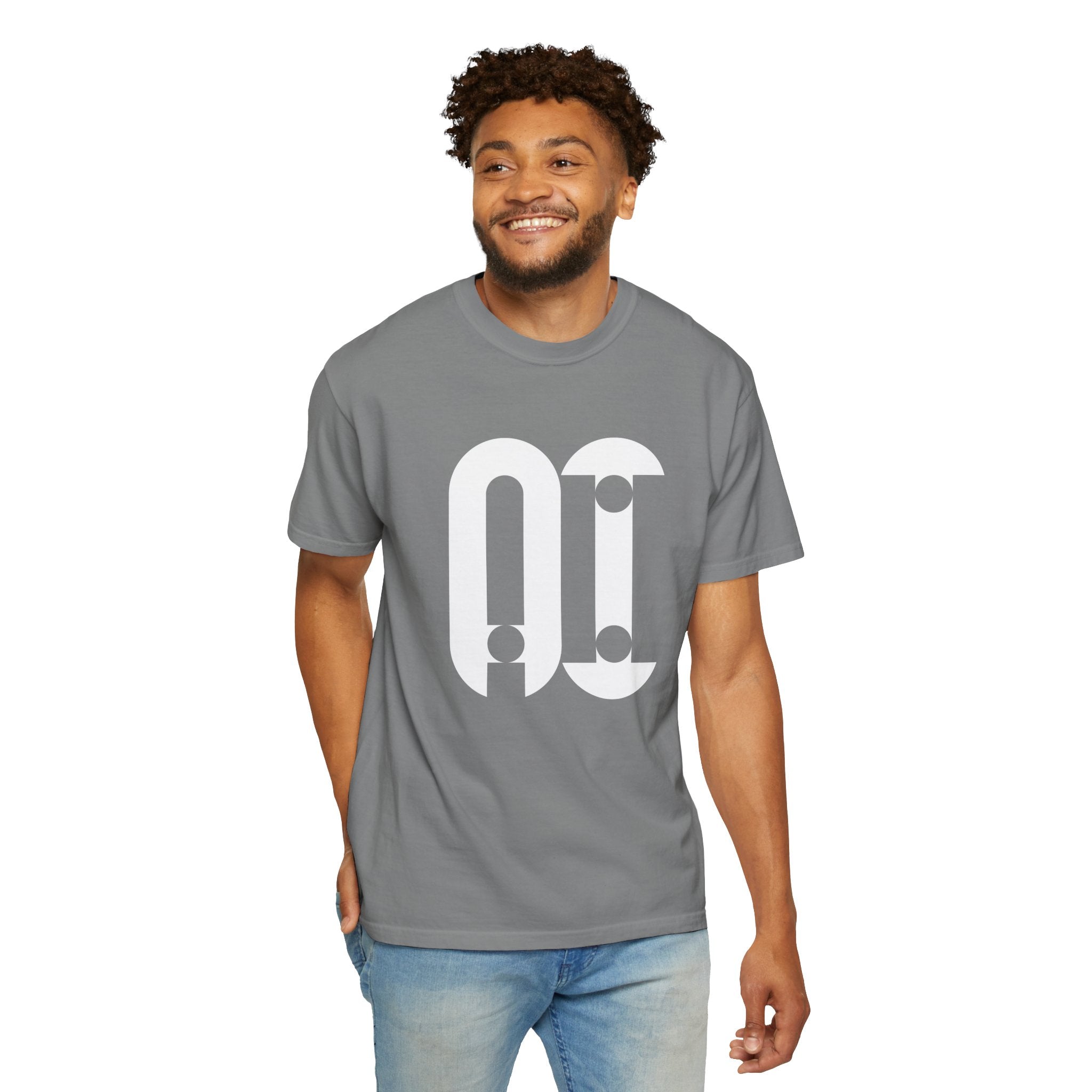 01- Unisex AI graphic Tee / Tee unisex graphique IA