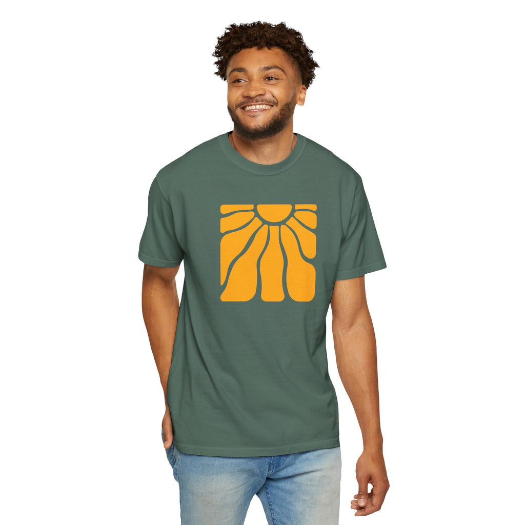 01- Unisex Groovy Sun Tee /  Tee Soleil Groovy unisexe