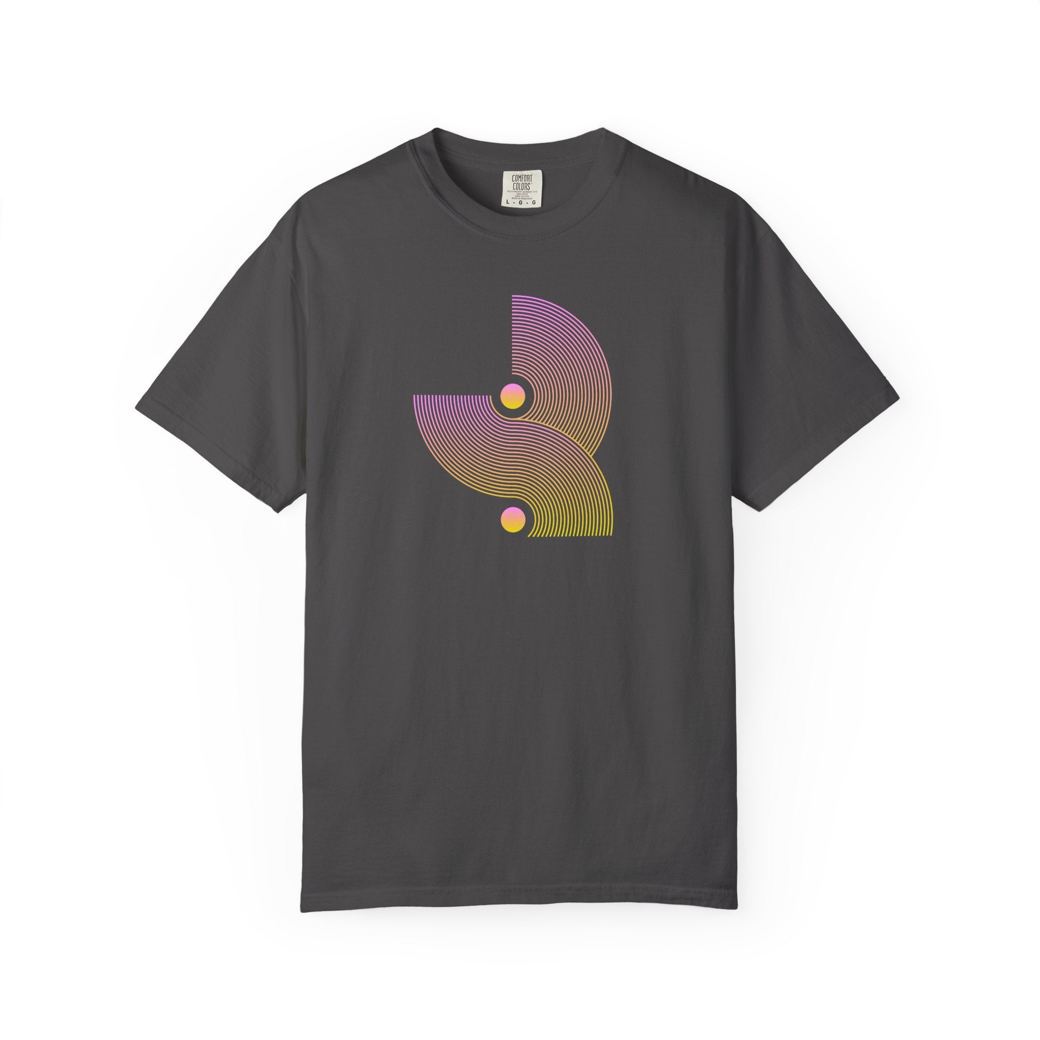 01- Retro Graphic Tee