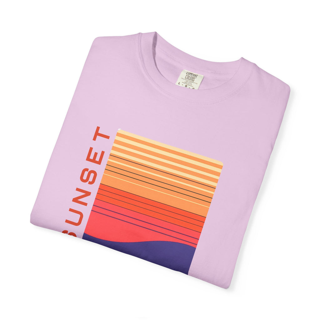01- Retro Orange Sunset Graphic Tee / Tee rétro Sunset